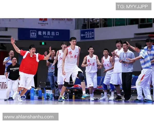 李慕豪:从篮球新星到职业生涯巅峰的励志之路与成长故事